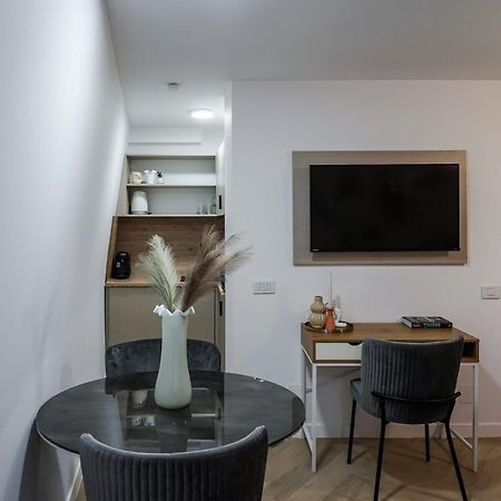 The Urban Oasis Appartement Boekarest Buitenkant foto