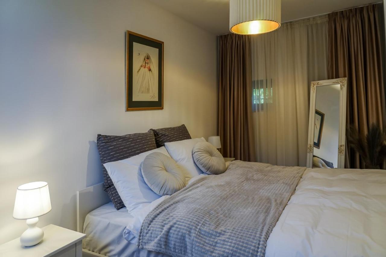 The Urban Oasis Appartement Boekarest Buitenkant foto