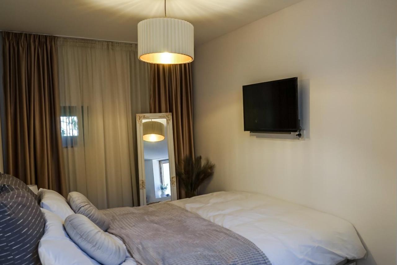 The Urban Oasis Appartement Boekarest Buitenkant foto